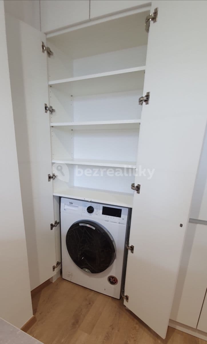 Prenájom bytu 2-izbový 37 m², Sokolovská, Praha, Praha Prenájom bytu 2-izbový 37 m², Sokolovská, Praha, Praha