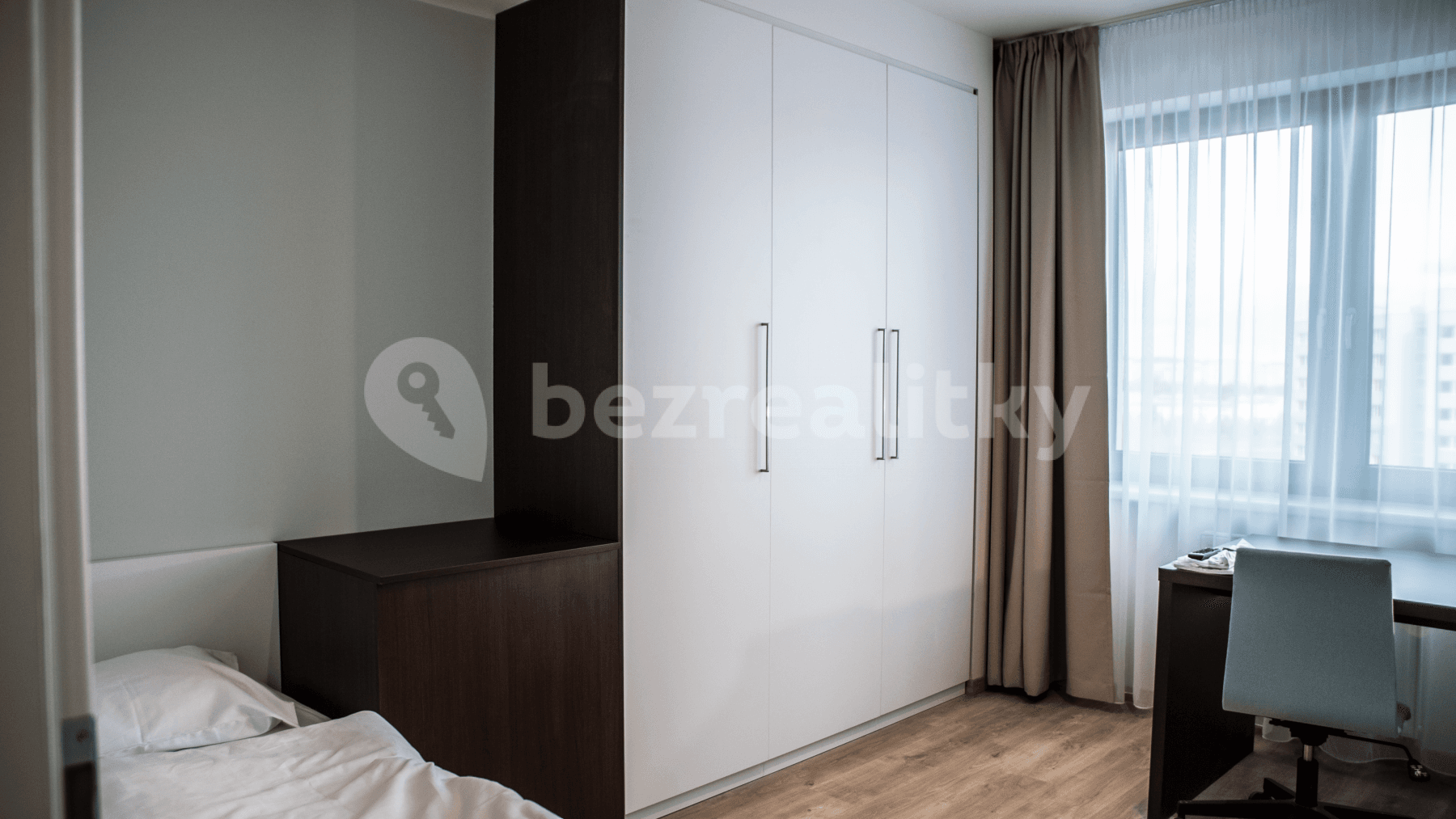 Prenájom bytu 2-izbový 42 m², Mukařovského, Praha, Praha Prenájom bytu 2-izbový 42 m², Mukařovského, Praha, Praha