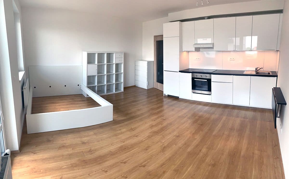 Prenájom bytu 1-izbový 36 m², Škrábkových, Praha, Praha Prenájom bytu 1-izbový 36 m², Škrábkových, Praha, Praha
