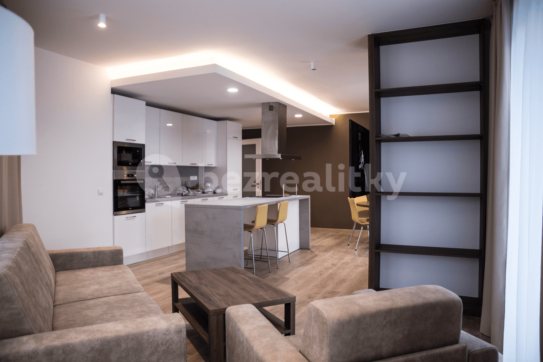 Prenájom bytu 3-izbový 90 m², Mukařovského, Praha, Praha Prenájom bytu 3-izbový 90 m², Mukařovského, Praha, Praha