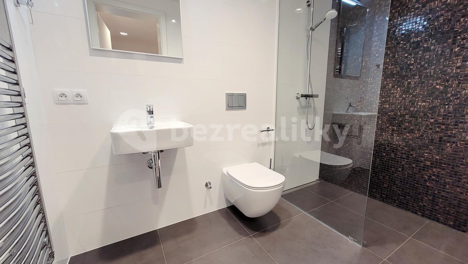 Prenájom bytu 3-izbový 90 m², Mukařovského, Praha, Praha Prenájom bytu 3-izbový 90 m², Mukařovského, Praha, Praha