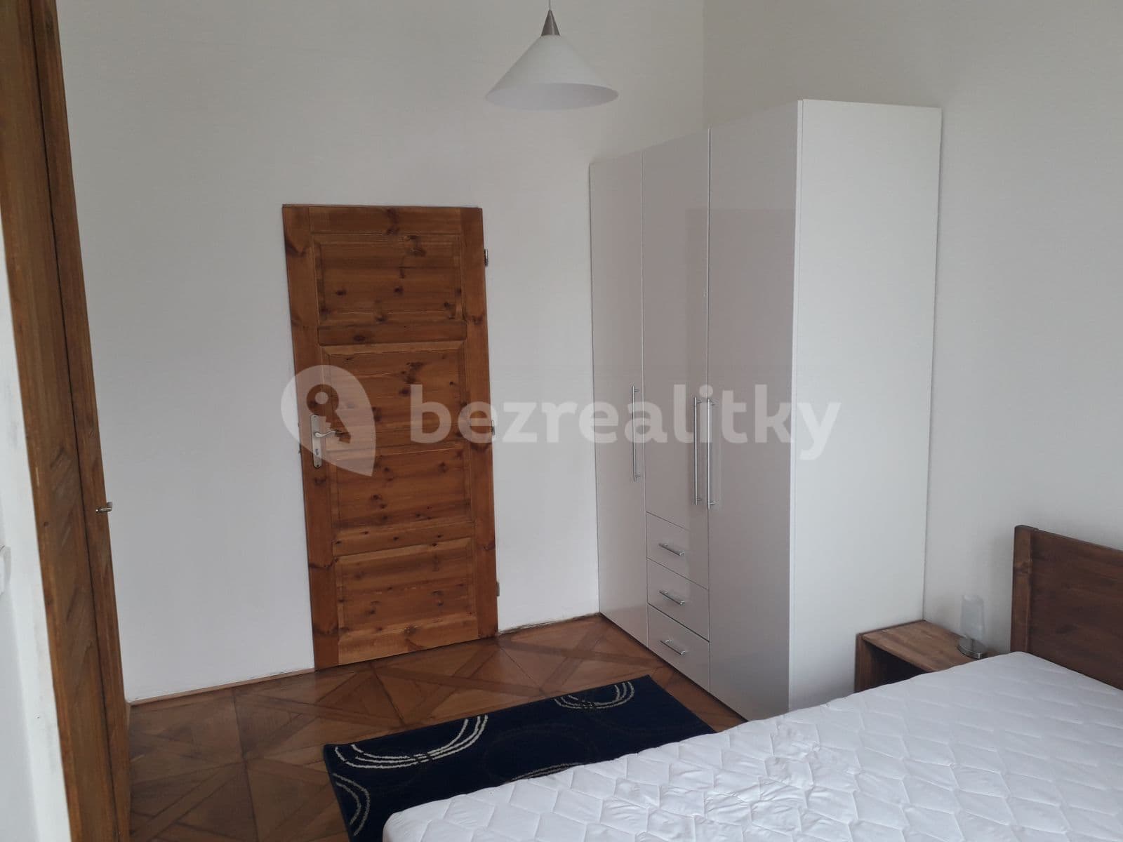 Prenájom bytu 2-izbový 60 m², Bolzanova, Praha, Praha Prenájom bytu 2-izbový 60 m², Bolzanova, Praha, Praha