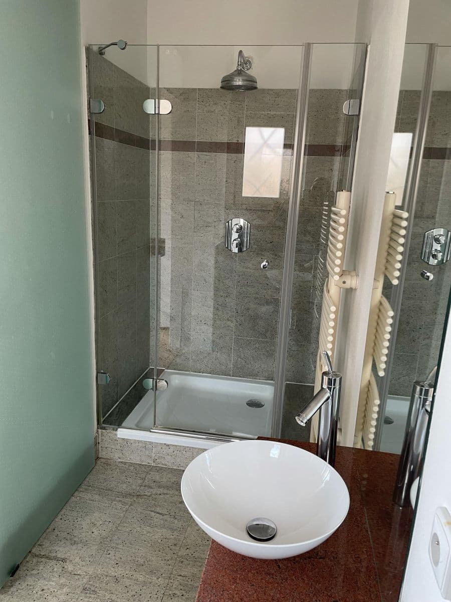 Prenájom bytu 3-izbový 127 m², Uralská, Praha, Praha Prenájom bytu 3-izbový 127 m², Uralská, Praha, Praha