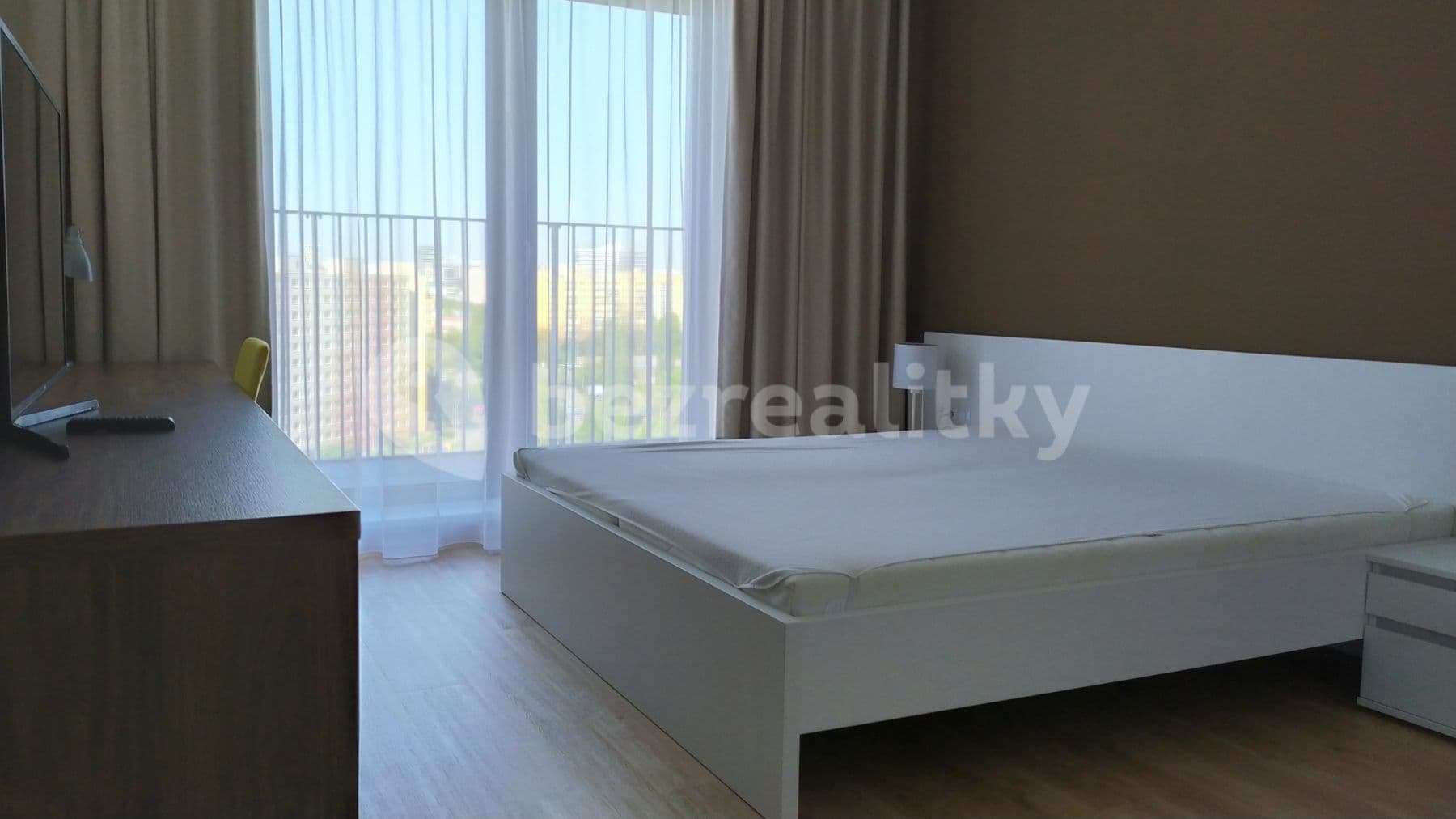 Prenájom bytu 2-izbový 70 m², Mukařovského, Praha, Praha Prenájom bytu 2-izbový 70 m², Mukařovského, Praha, Praha
