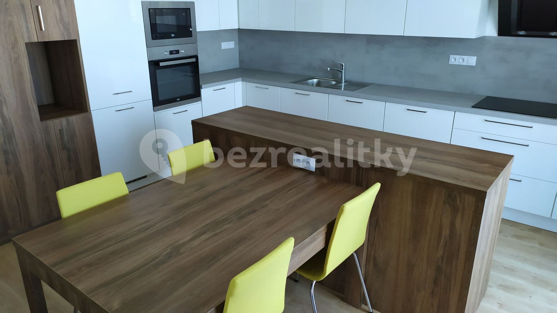 Prenájom bytu 2-izbový 70 m², Mukařovského, Praha, Praha Prenájom bytu 2-izbový 70 m², Mukařovského, Praha, Praha