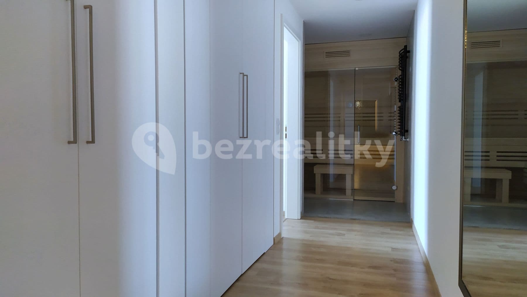 Prenájom bytu 2-izbový 70 m², Mukařovského, Praha, Praha Prenájom bytu 2-izbový 70 m², Mukařovského, Praha, Praha