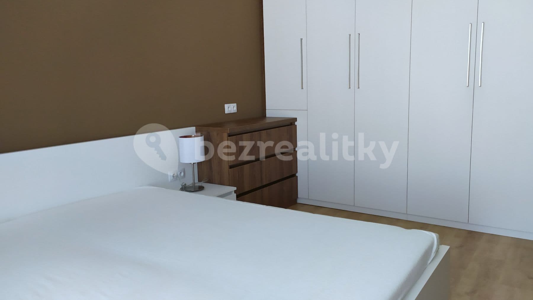 Prenájom bytu 2-izbový 70 m², Mukařovského, Praha, Praha Prenájom bytu 2-izbový 70 m², Mukařovského, Praha, Praha