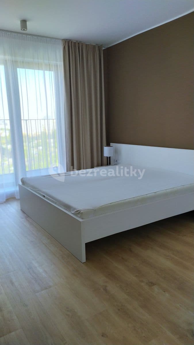 Prenájom bytu 2-izbový 70 m², Mukařovského, Praha, Praha Prenájom bytu 2-izbový 70 m², Mukařovského, Praha, Praha