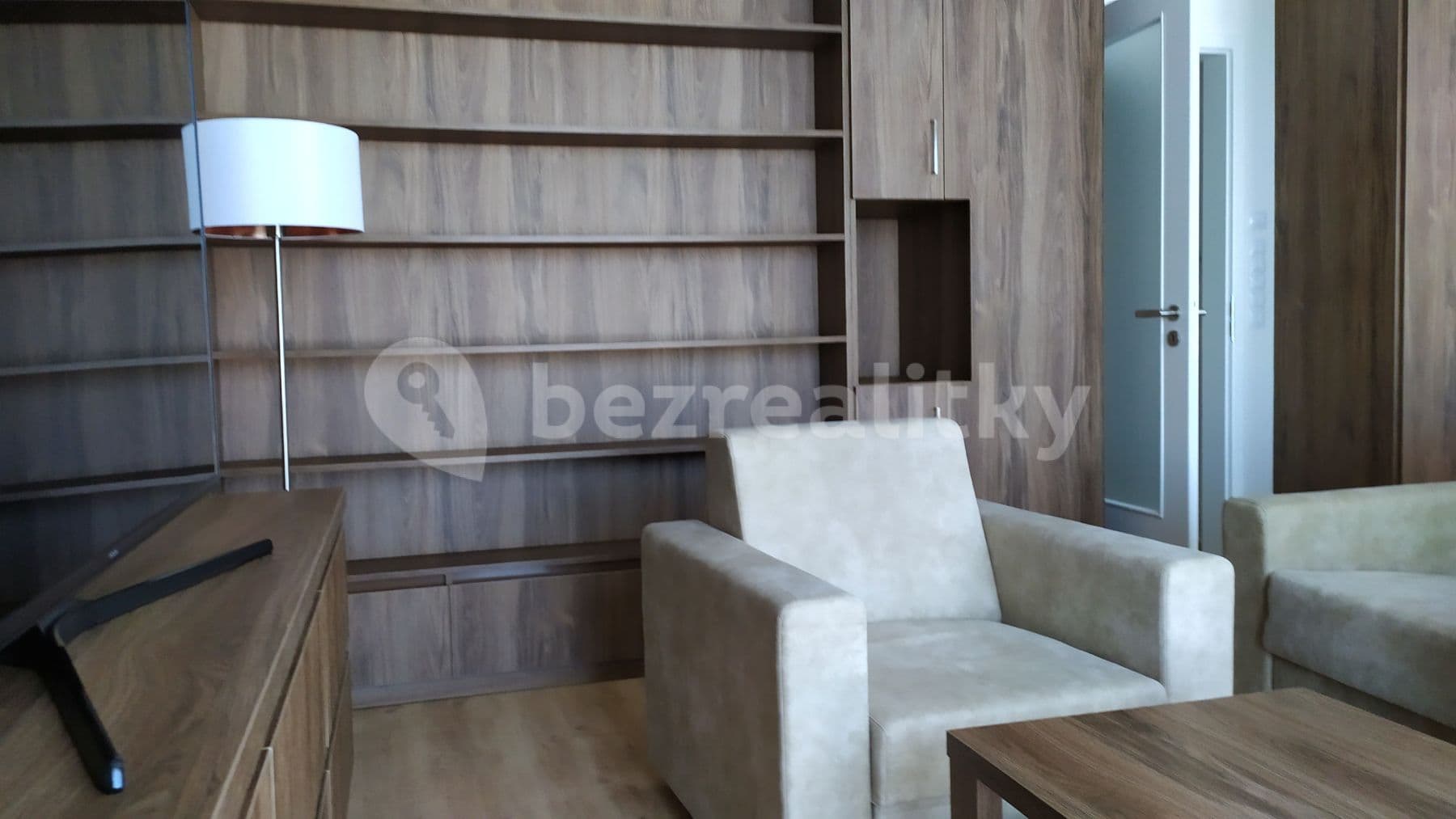 Prenájom bytu 2-izbový 70 m², Mukařovského, Praha, Praha Prenájom bytu 2-izbový 70 m², Mukařovského, Praha, Praha