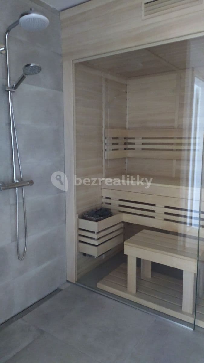 Prenájom bytu 2-izbový 70 m², Mukařovského, Praha, Praha Prenájom bytu 2-izbový 70 m², Mukařovského, Praha, Praha