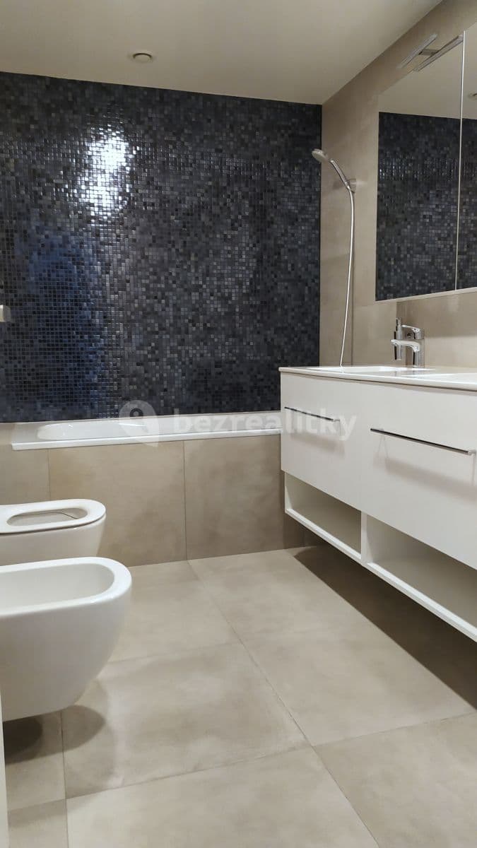 Prenájom bytu 2-izbový 70 m², Mukařovského, Praha, Praha Prenájom bytu 2-izbový 70 m², Mukařovského, Praha, Praha