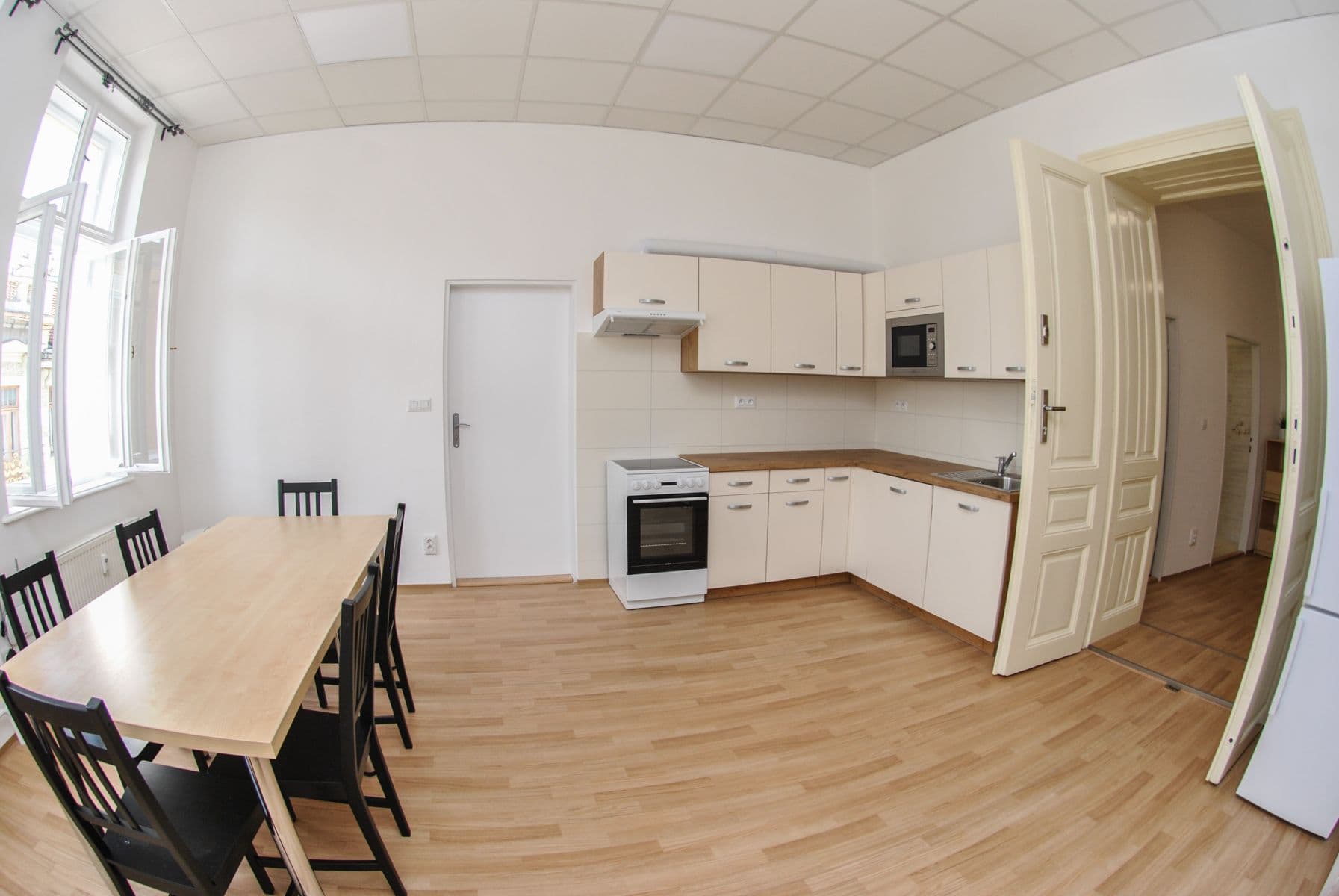 Prenájom bytu 4-izbový 127 m², Dominikánské náměstí, Brno, Jihomoravský kraj Prenájom bytu 4-izbový 127 m², Dominikánské náměstí, Brno, Jihomoravský kraj