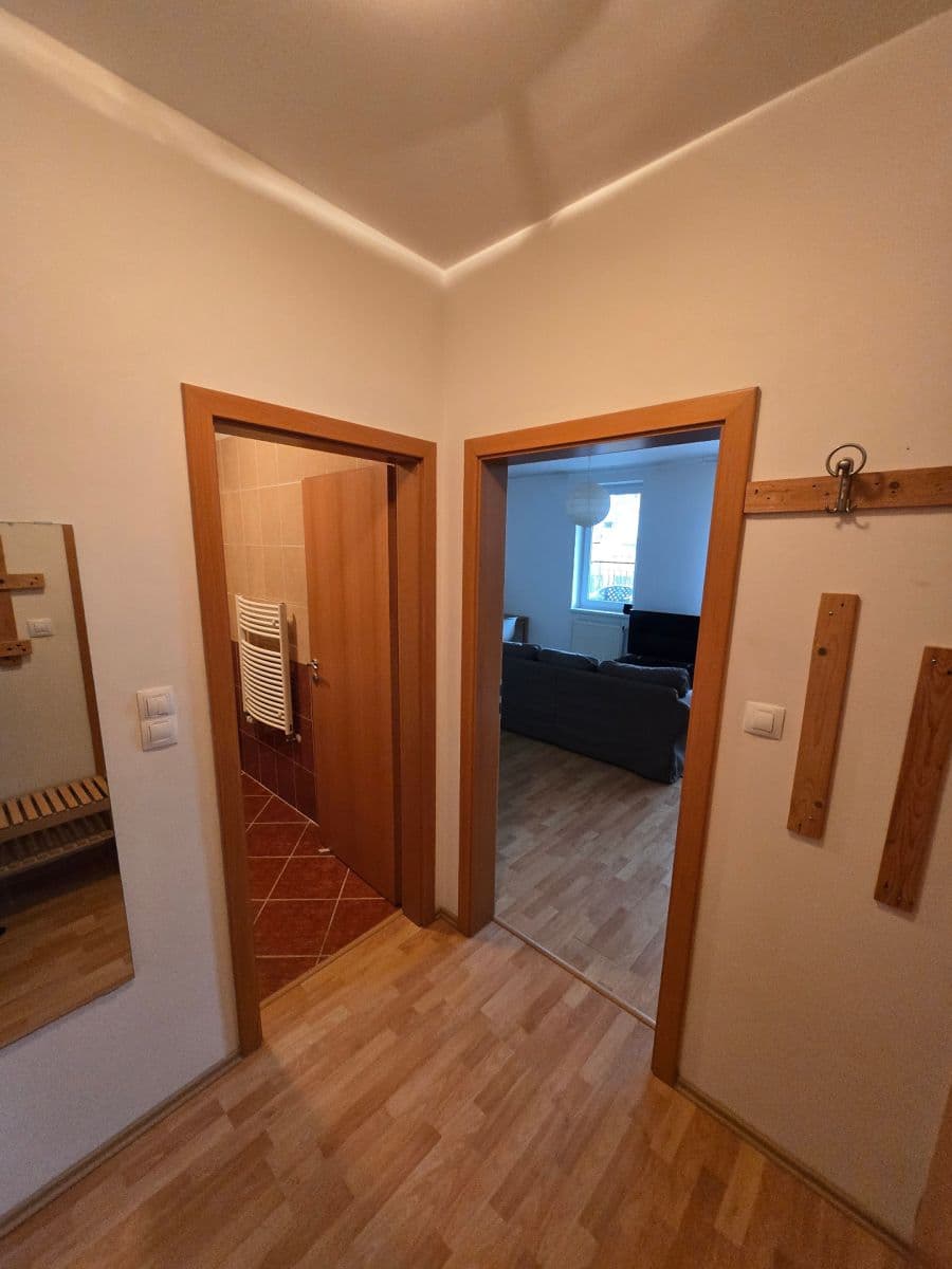 Prenájom bytu 1-izbový 38 m², Kabešova, Praha, Praha Prenájom bytu 1-izbový 38 m², Kabešova, Praha, Praha