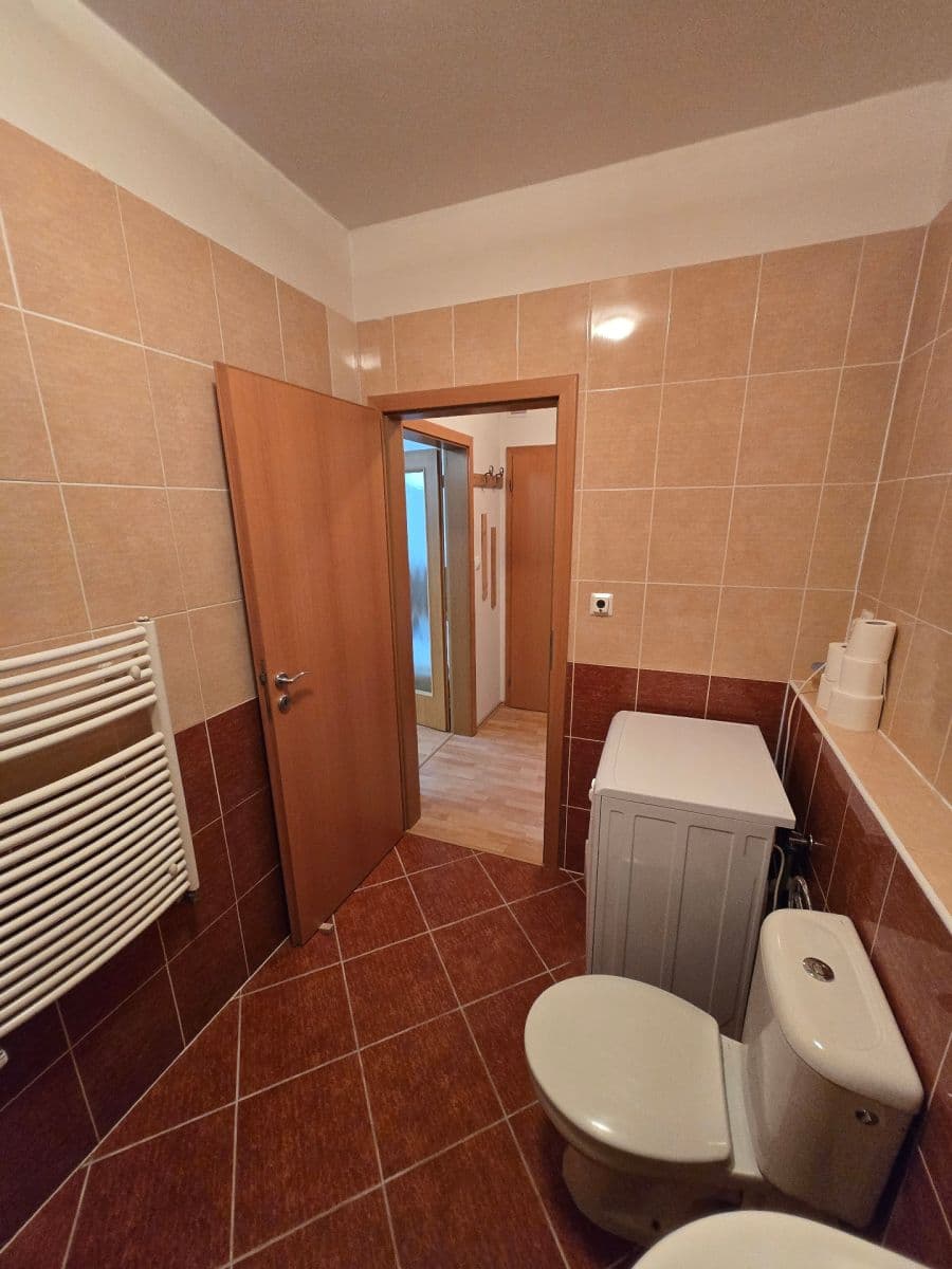 Prenájom bytu 1-izbový 38 m², Kabešova, Praha, Praha Prenájom bytu 1-izbový 38 m², Kabešova, Praha, Praha