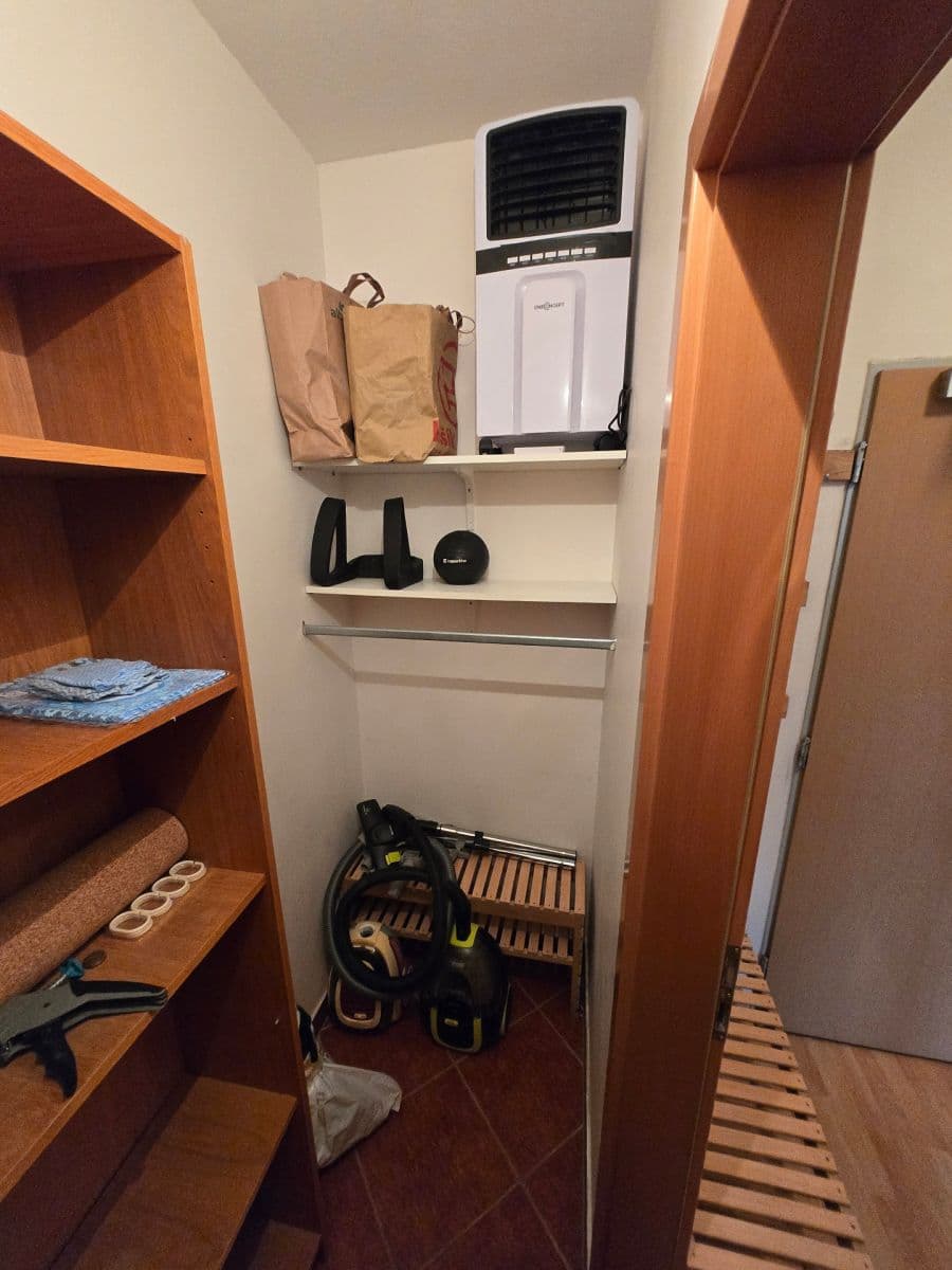 Prenájom bytu 1-izbový 38 m², Kabešova, Praha, Praha Prenájom bytu 1-izbový 38 m², Kabešova, Praha, Praha