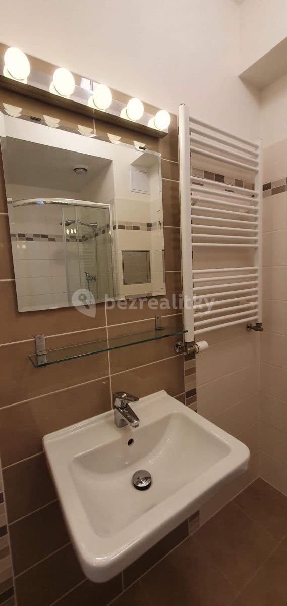 Prenájom bytu 1-izbový 23 m², Freyova, Praha, Praha Prenájom bytu 1-izbový 23 m², Freyova, Praha, Praha