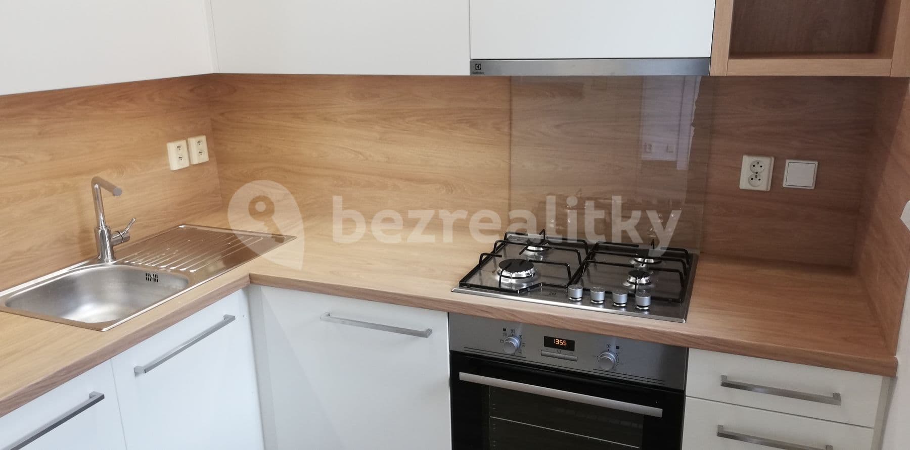 Prenájom bytu 3-izbový 91 m², Na Třebešíně, Praha, Praha Prenájom bytu 3-izbový 91 m², Na Třebešíně, Praha, Praha