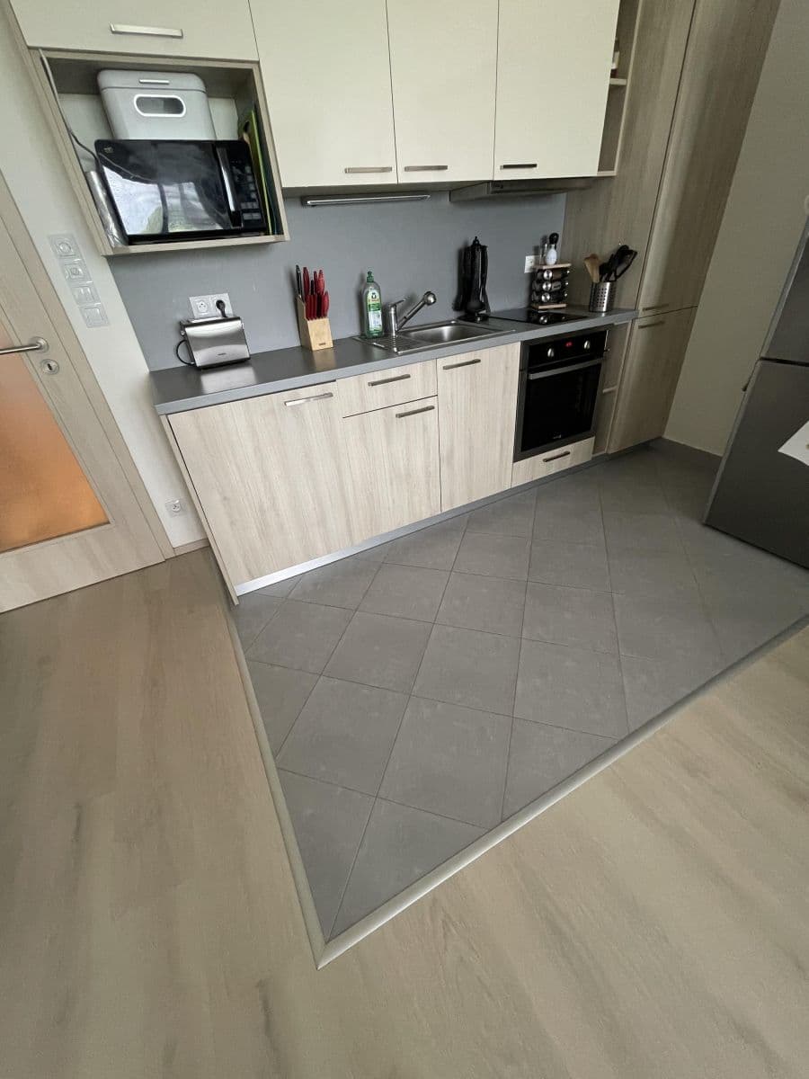 Prenájom bytu 1-izbový 41 m², Kadečkové, Praha, Praha Prenájom bytu 1-izbový 41 m², Kadečkové, Praha, Praha