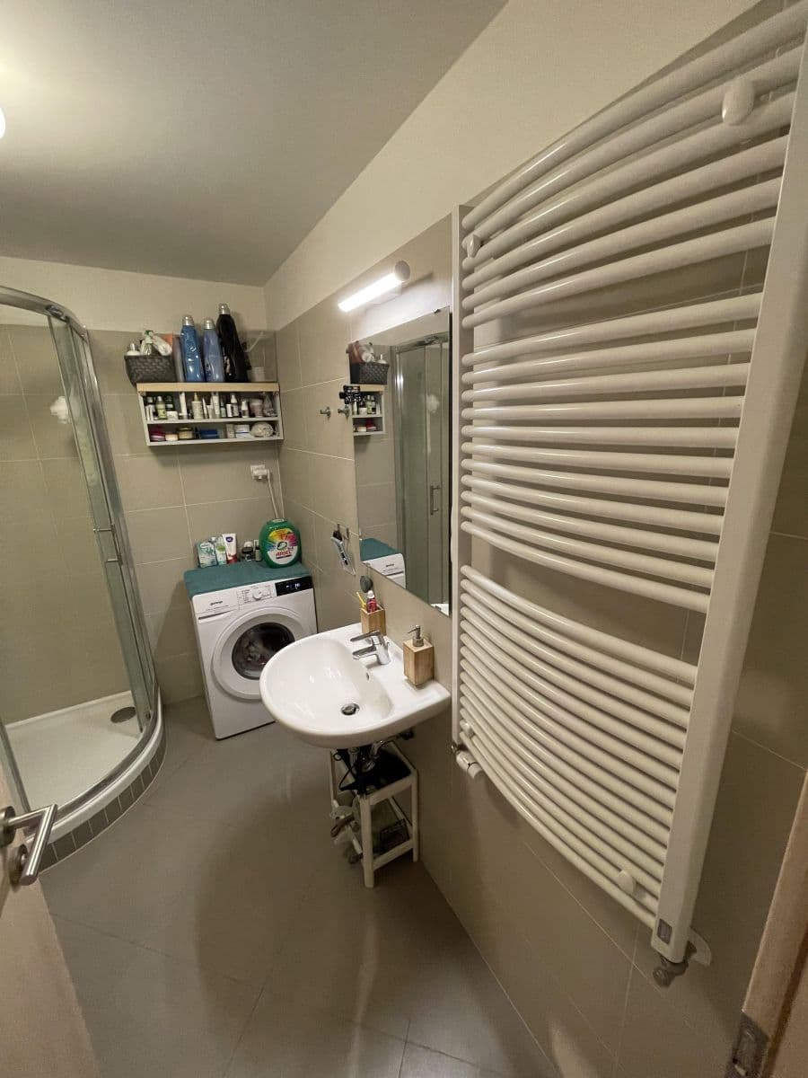 Prenájom bytu 1-izbový 41 m², Kadečkové, Praha, Praha Prenájom bytu 1-izbový 41 m², Kadečkové, Praha, Praha