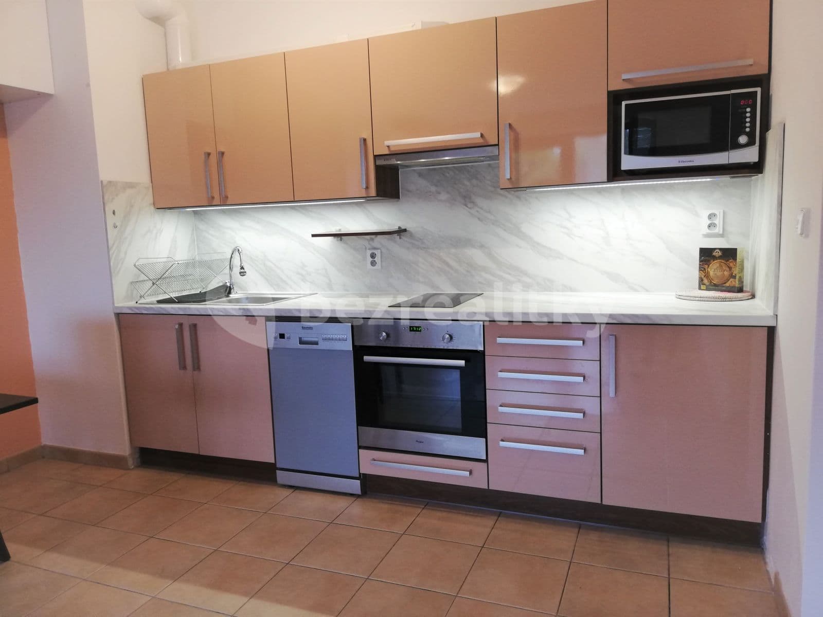 Prenájom bytu 2-izbový 55 m², V Kuťatech, Praha, Praha Prenájom bytu 2-izbový 55 m², V Kuťatech, Praha, Praha