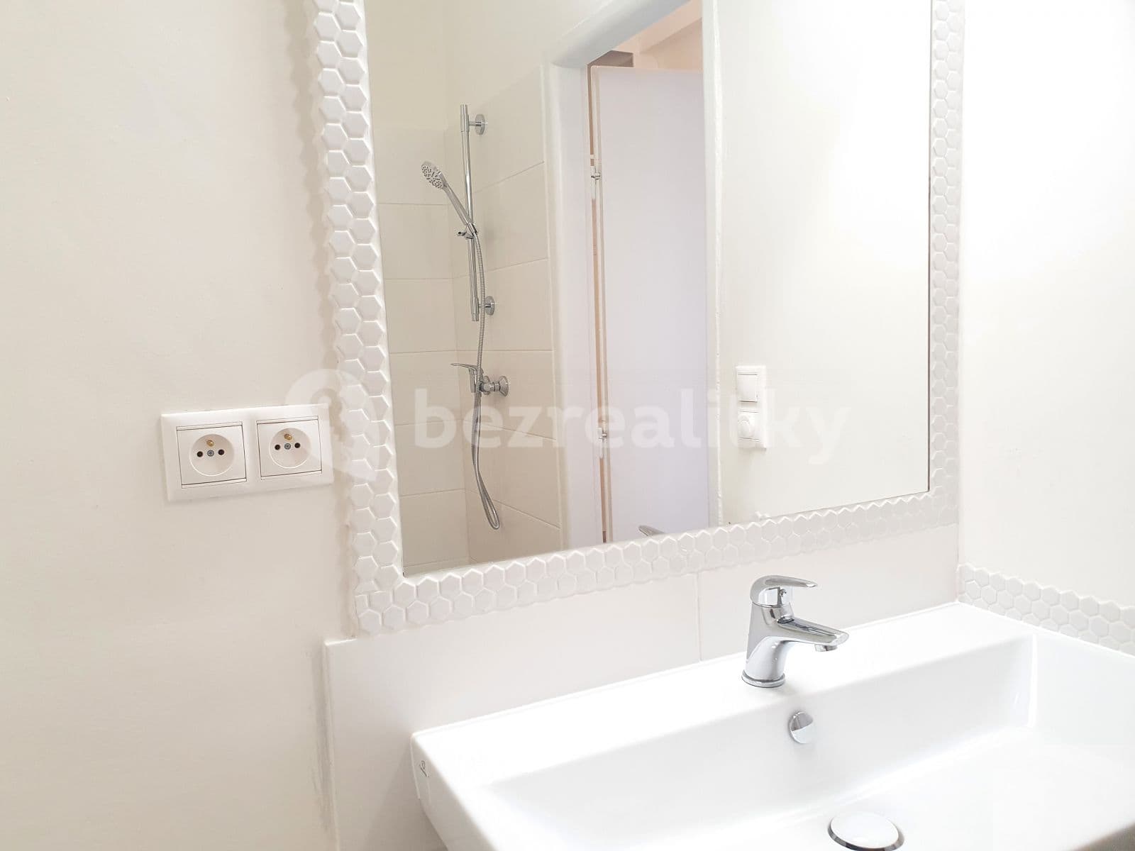 Prenájom bytu Garsoniéra 33 m², Malešická, Praha, Praha Prenájom bytu Garsoniéra 33 m², Malešická, Praha, Praha