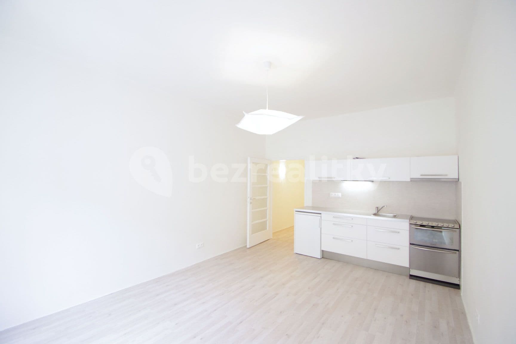 Prenájom bytu Garsoniéra 33 m², Malešická, Praha, Praha Prenájom bytu Garsoniéra 33 m², Malešická, Praha, Praha