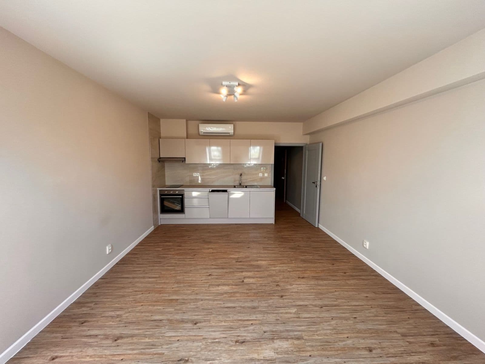 Prenájom bytu 1-izbový 30 m², U Pivovaru, Dobříš, Středočeský kraj Prenájom bytu 1-izbový 30 m², U Pivovaru, Dobříš, Středočeský kraj
