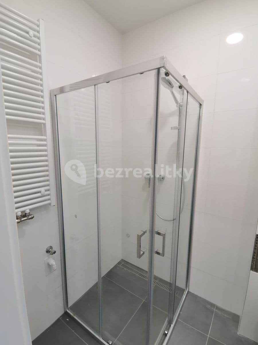 Prenájom bytu Garsoniéra 20 m², náměstí Dr. Václava Holého, Praha, Praha Prenájom bytu Garsoniéra 20 m², náměstí Dr. Václava Holého, Praha, Praha