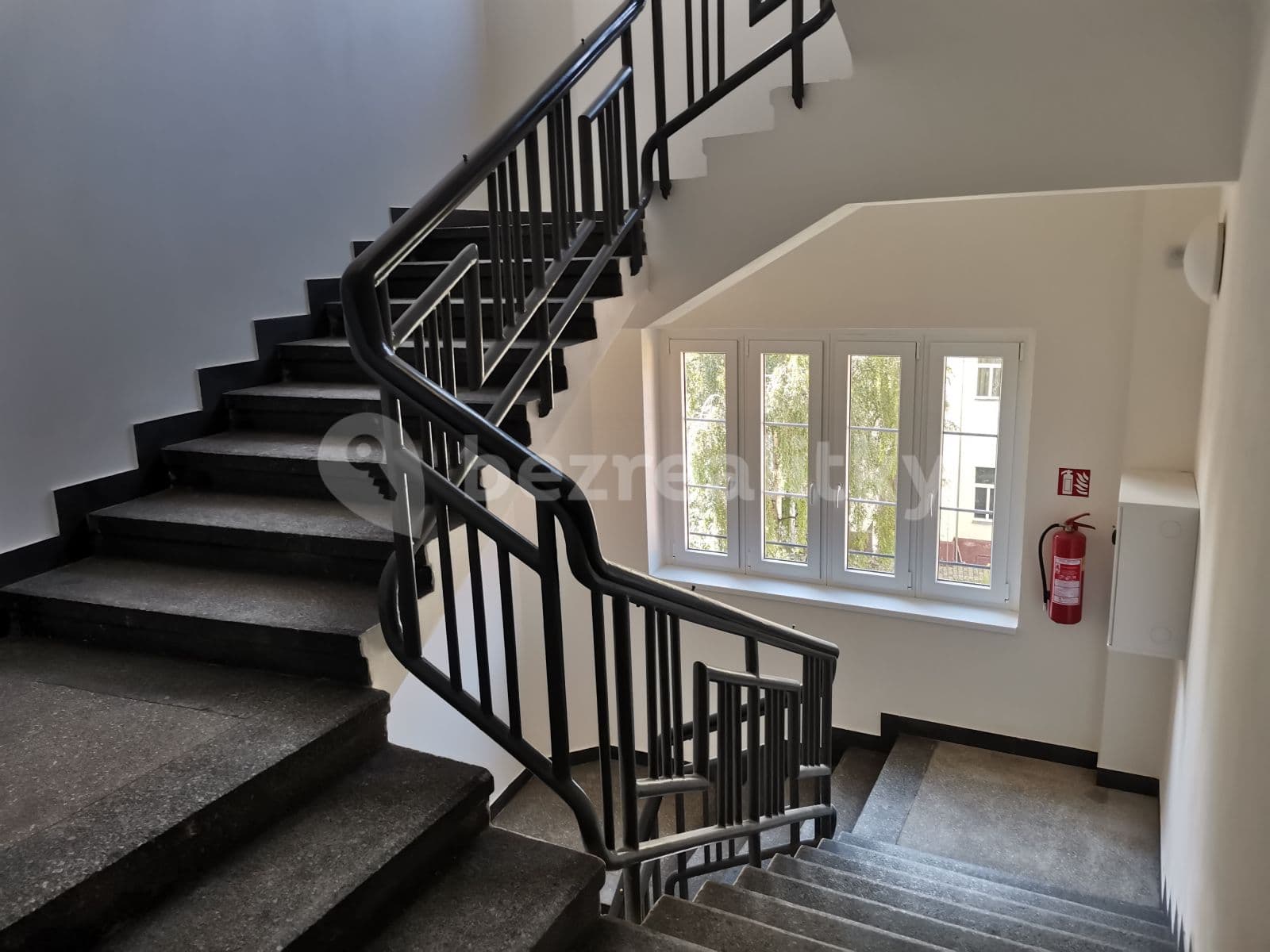 Prenájom bytu Garsoniéra 20 m², náměstí Dr. Václava Holého, Praha, Praha Prenájom bytu Garsoniéra 20 m², náměstí Dr. Václava Holého, Praha, Praha