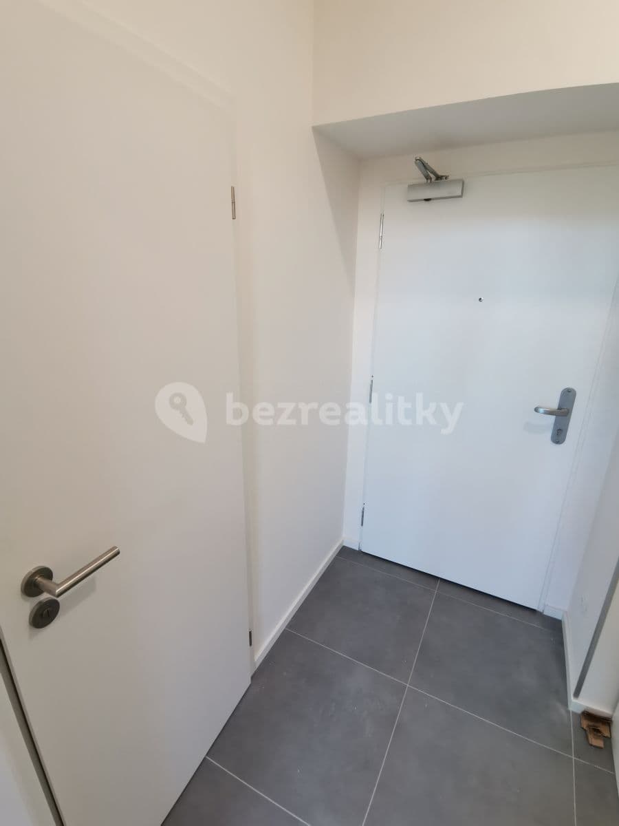 Prenájom bytu Garsoniéra 20 m², náměstí Dr. Václava Holého, Praha, Praha Prenájom bytu Garsoniéra 20 m², náměstí Dr. Václava Holého, Praha, Praha