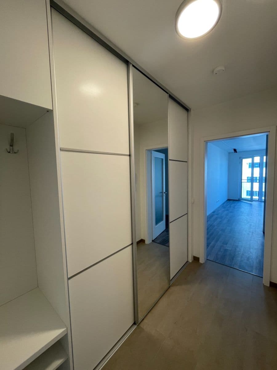 Prenájom bytu 1-izbový 39 m², Zvěřinova, Praha, Praha Prenájom bytu 1-izbový 39 m², Zvěřinova, Praha, Praha
