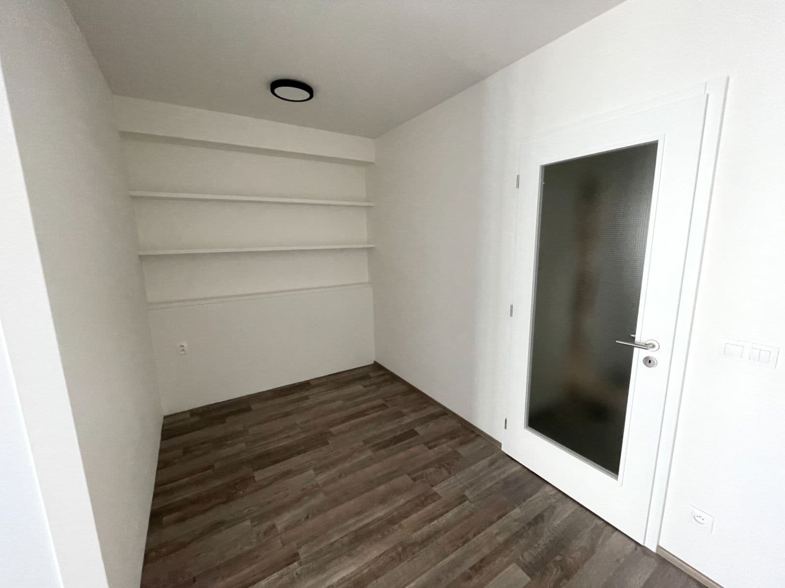 Prenájom bytu 1-izbový 39 m², Zvěřinova, Praha, Praha Prenájom bytu 1-izbový 39 m², Zvěřinova, Praha, Praha