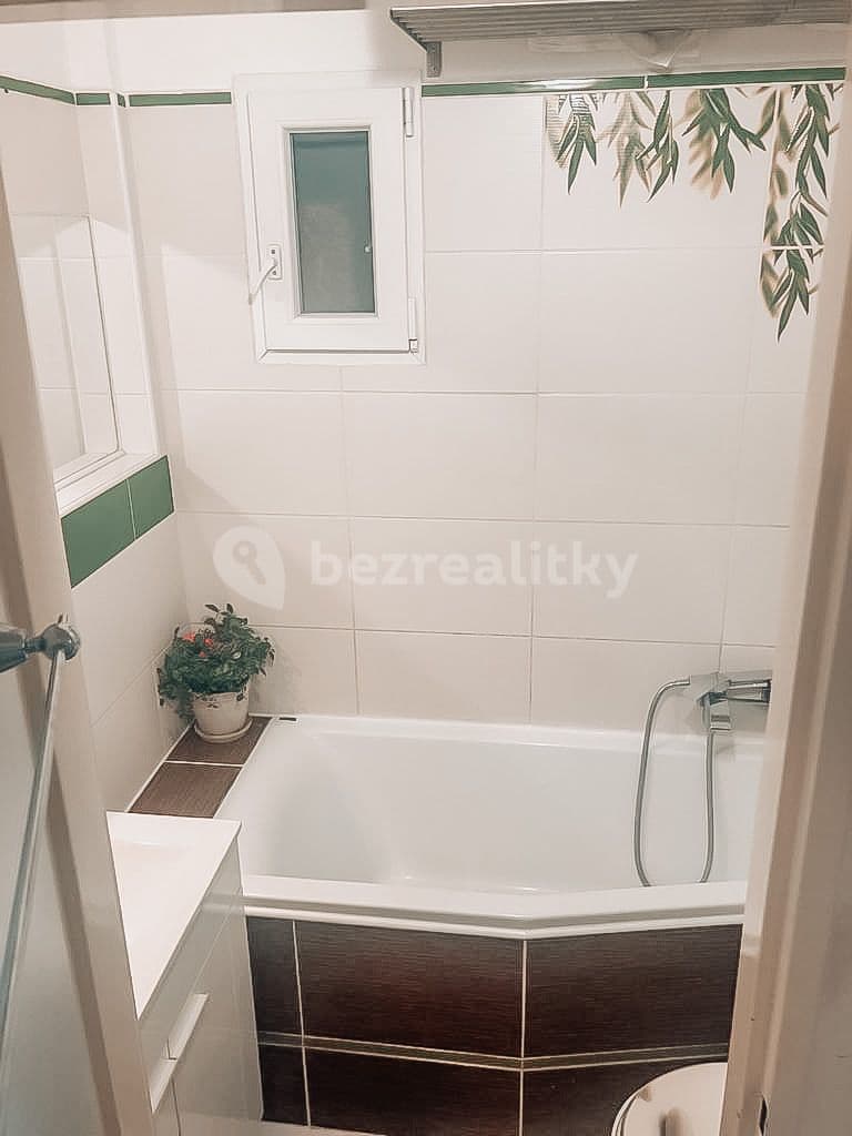 Prenájom bytu 2-izbový 60 m², Lucemburská, Praha, Praha Prenájom bytu 2-izbový 60 m², Lucemburská, Praha, Praha