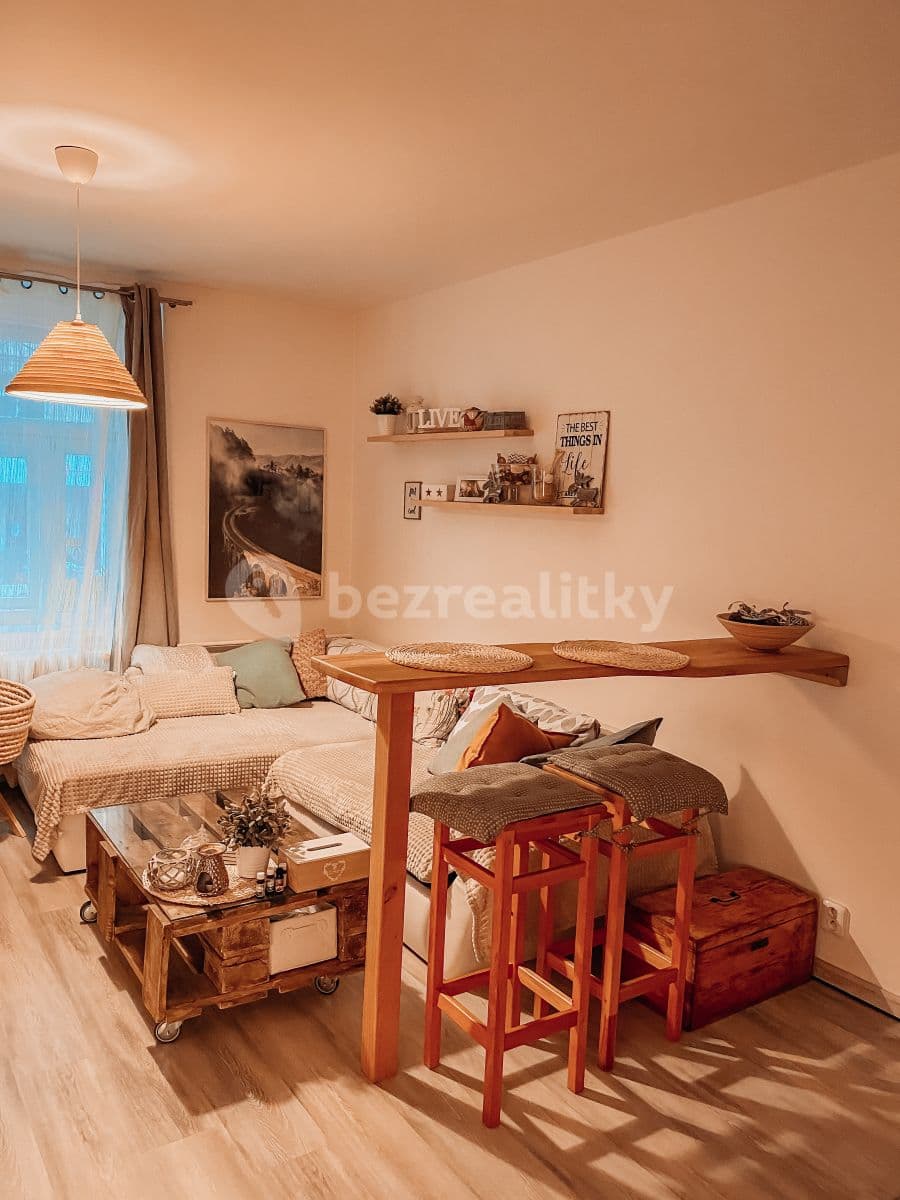 Prenájom bytu 2-izbový 60 m², Lucemburská, Praha, Praha Prenájom bytu 2-izbový 60 m², Lucemburská, Praha, Praha