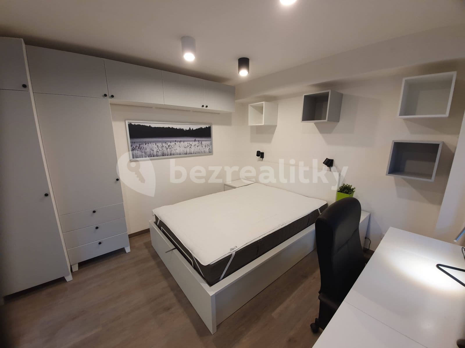 Prenájom bytu 2-izbový 30 m², Vokovická, Praha, Praha Prenájom bytu 2-izbový 30 m², Vokovická, Praha, Praha
