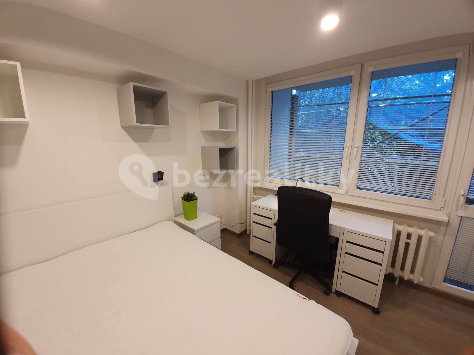 Prenájom bytu 2-izbový 30 m², Vokovická, Praha, Praha Prenájom bytu 2-izbový 30 m², Vokovická, Praha, Praha