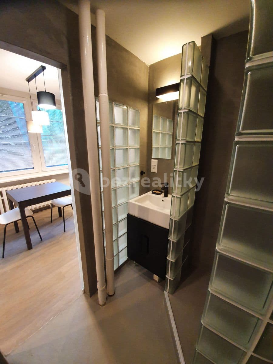 Prenájom bytu 2-izbový 30 m², Vokovická, Praha, Praha Prenájom bytu 2-izbový 30 m², Vokovická, Praha, Praha