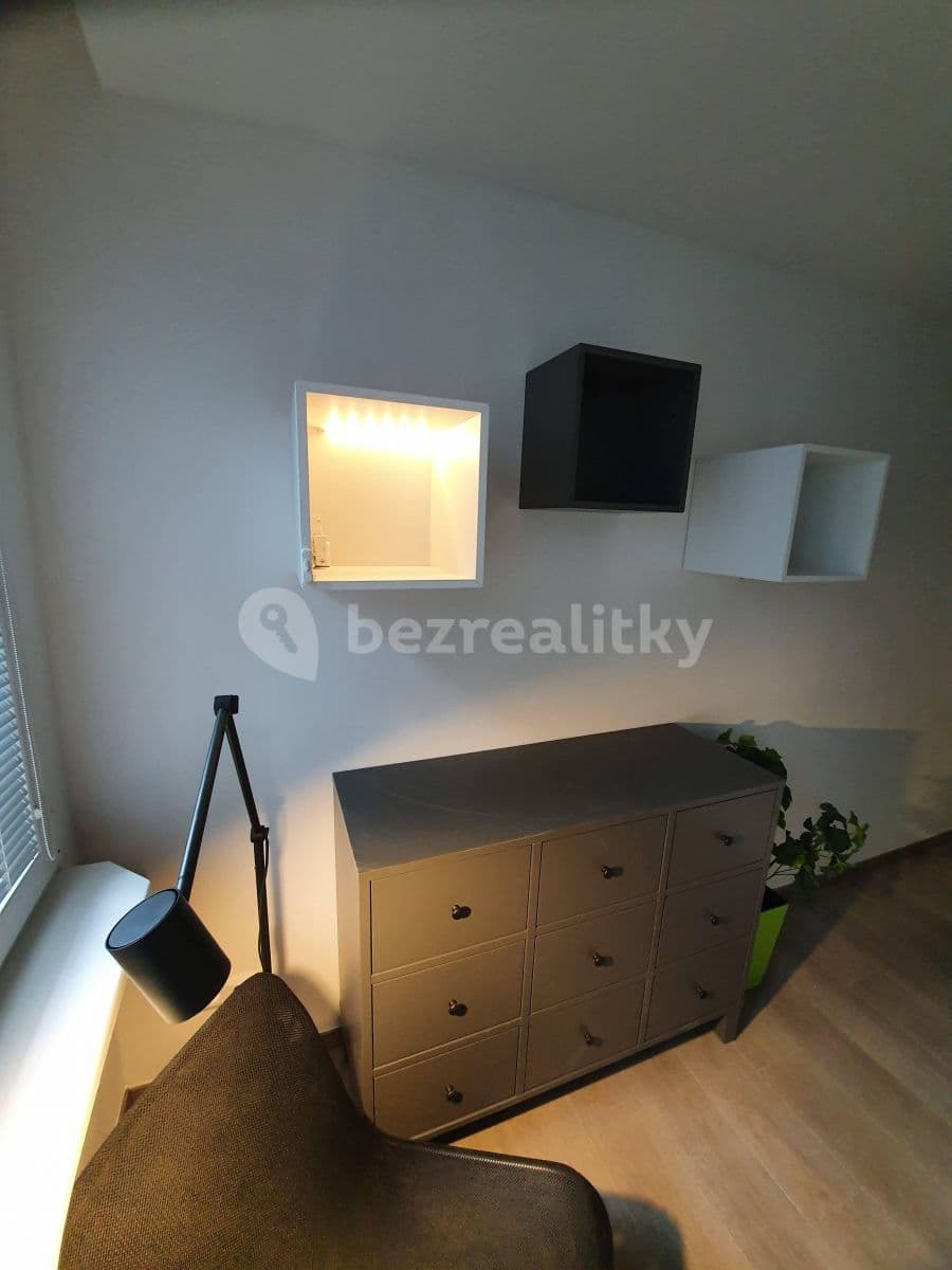 Prenájom bytu 2-izbový 30 m², Vokovická, Praha, Praha Prenájom bytu 2-izbový 30 m², Vokovická, Praha, Praha