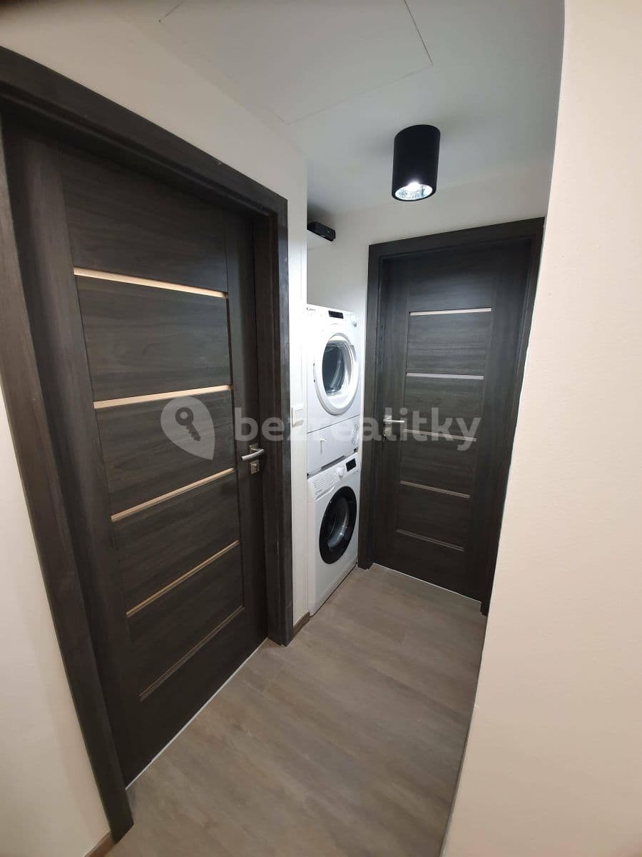Prenájom bytu 2-izbový 30 m², Vokovická, Praha, Praha Prenájom bytu 2-izbový 30 m², Vokovická, Praha, Praha