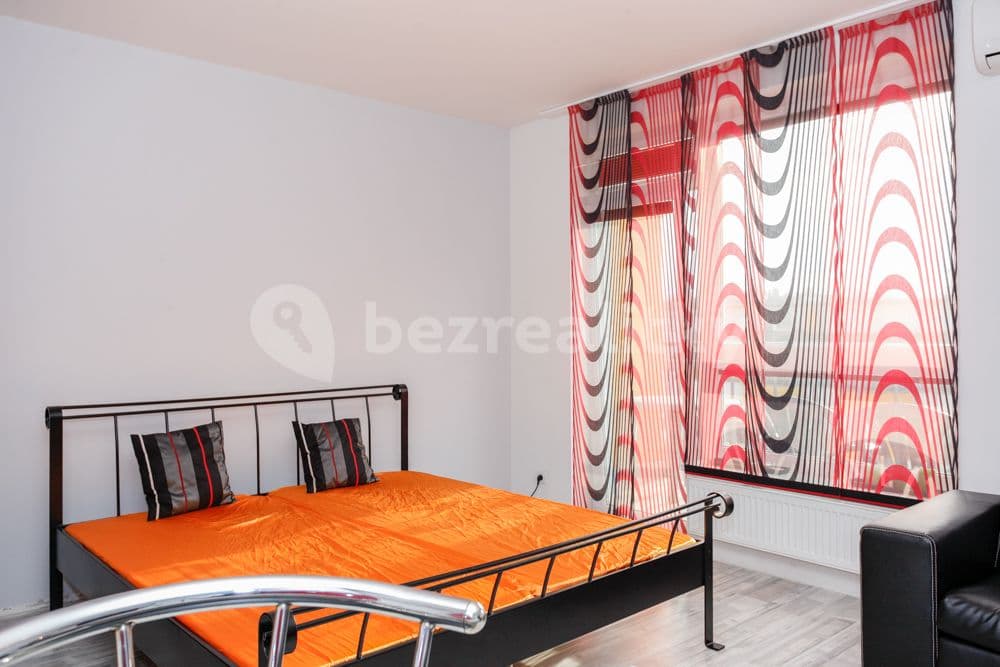Prenájom bytu 1-izbový 45 m², Pod Harfou, Praha, Praha Prenájom bytu 1-izbový 45 m², Pod Harfou, Praha, Praha