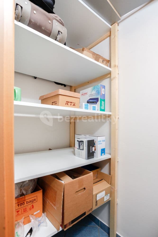 Prenájom bytu 1-izbový 45 m², Pod Harfou, Praha, Praha Prenájom bytu 1-izbový 45 m², Pod Harfou, Praha, Praha