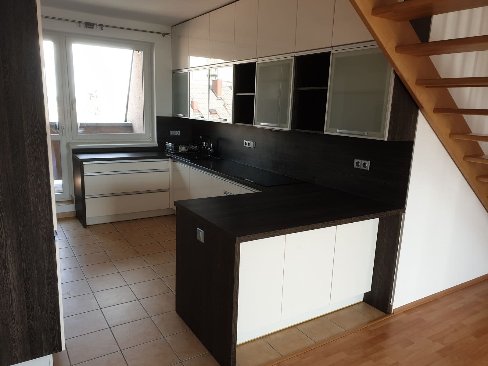 Prenájom bytu 4-izbový 120 m², Krnovská, Opava, Moravskoslezský kraj Prenájom bytu 4-izbový 120 m², Krnovská, Opava, Moravskoslezský kraj