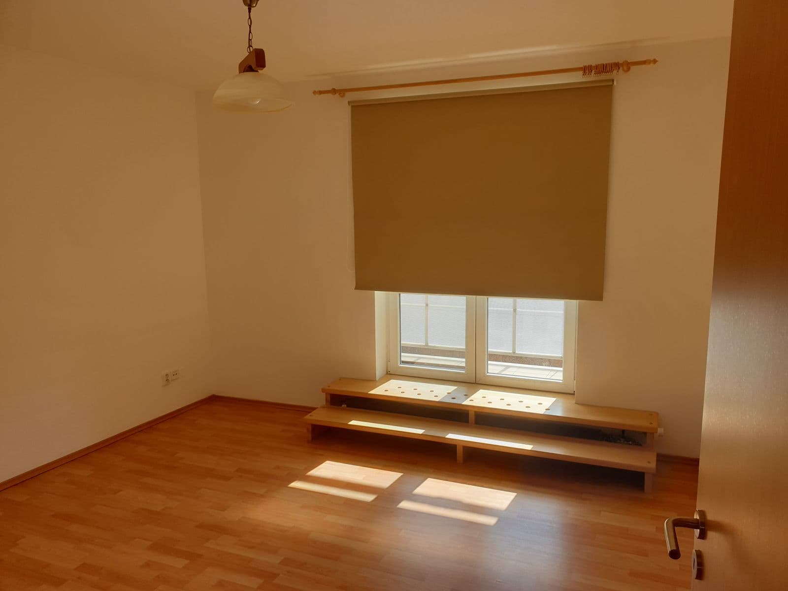 Prenájom bytu 4-izbový 120 m², Krnovská, Opava, Moravskoslezský kraj Prenájom bytu 4-izbový 120 m², Krnovská, Opava, Moravskoslezský kraj