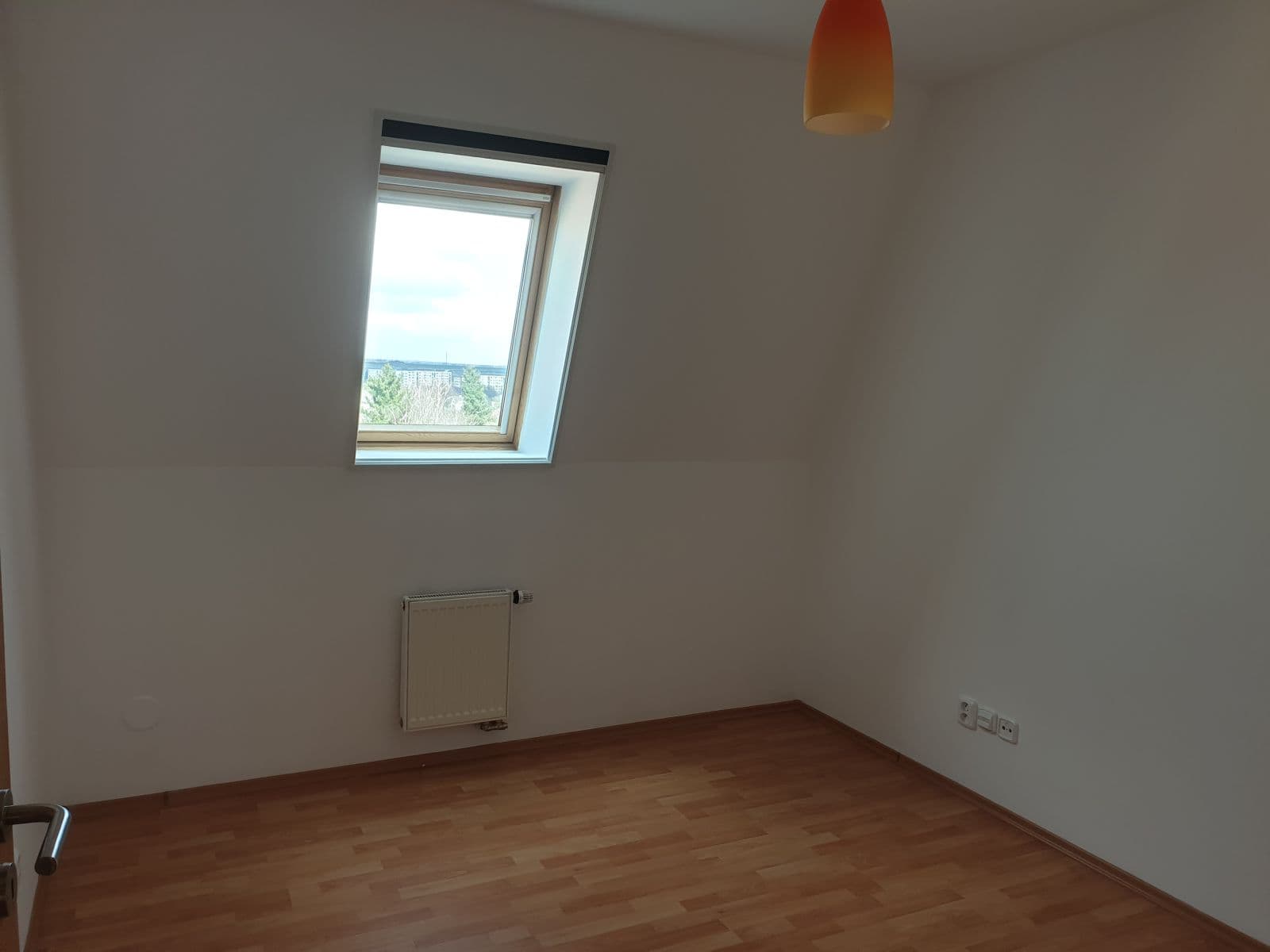 Prenájom bytu 4-izbový 120 m², Krnovská, Opava, Moravskoslezský kraj Prenájom bytu 4-izbový 120 m², Krnovská, Opava, Moravskoslezský kraj