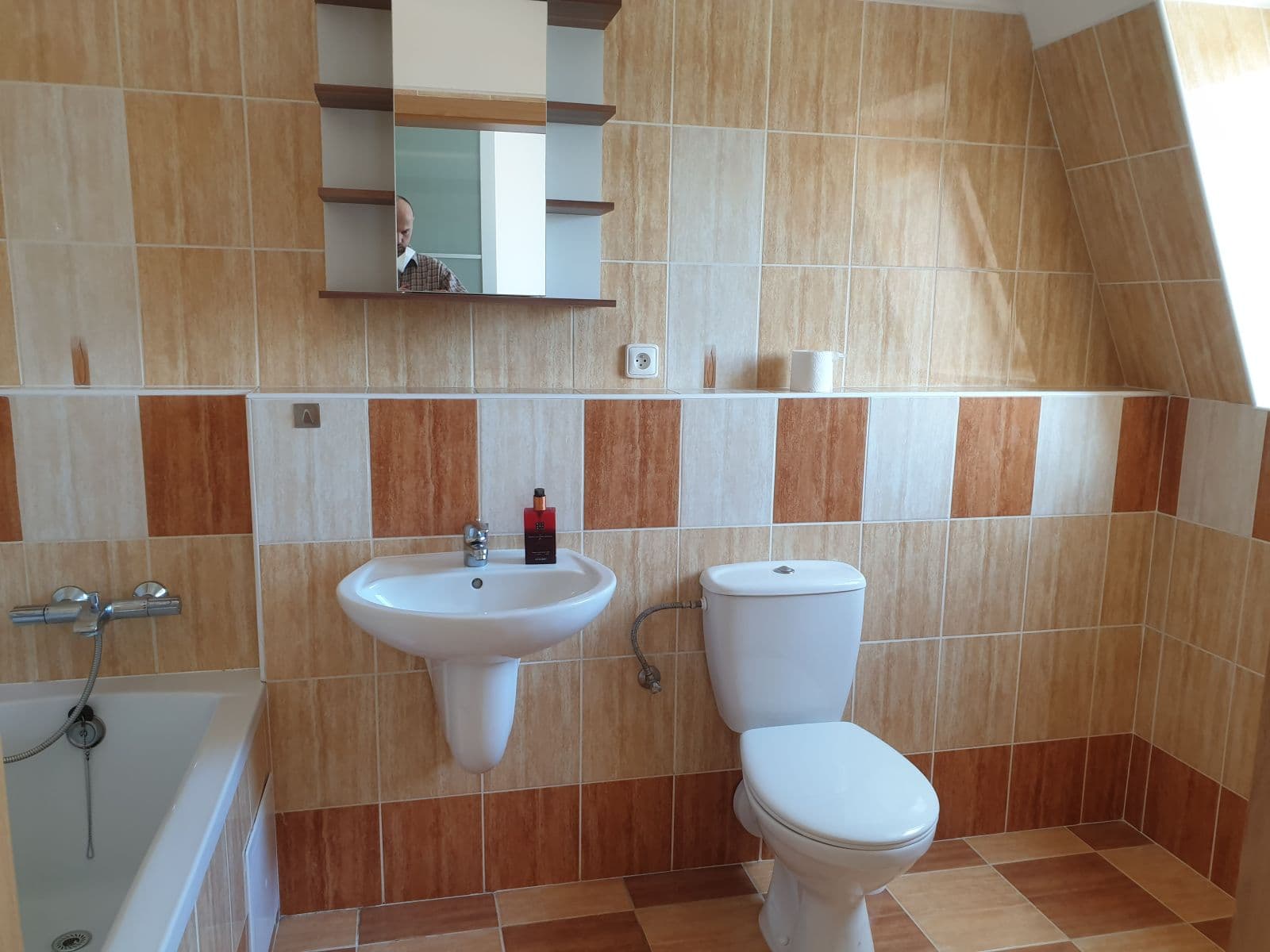 Prenájom bytu 4-izbový 120 m², Krnovská, Opava, Moravskoslezský kraj Prenájom bytu 4-izbový 120 m², Krnovská, Opava, Moravskoslezský kraj