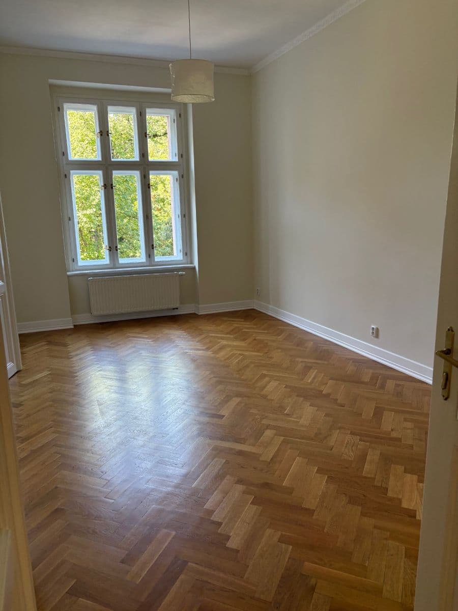 Prenájom bytu 3-izbový 99 m², U Rajské zahrady, Praha, Praha Prenájom bytu 3-izbový 99 m², U Rajské zahrady, Praha, Praha