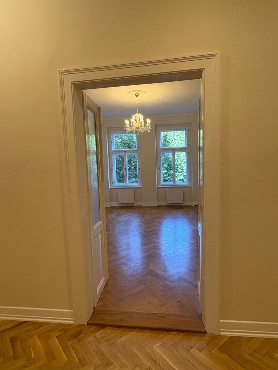 Prenájom bytu 3-izbový 99 m², U Rajské zahrady, Praha, Praha Prenájom bytu 3-izbový 99 m², U Rajské zahrady, Praha, Praha