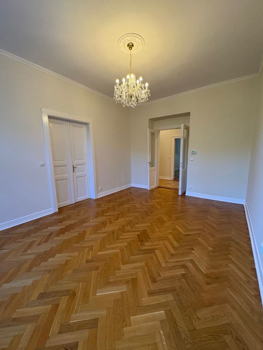 Prenájom bytu 3-izbový 99 m², U Rajské zahrady, Praha, Praha Prenájom bytu 3-izbový 99 m², U Rajské zahrady, Praha, Praha