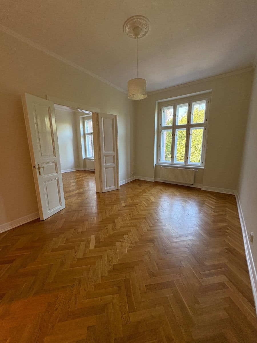 Prenájom bytu 3-izbový 99 m², U Rajské zahrady, Praha, Praha Prenájom bytu 3-izbový 99 m², U Rajské zahrady, Praha, Praha