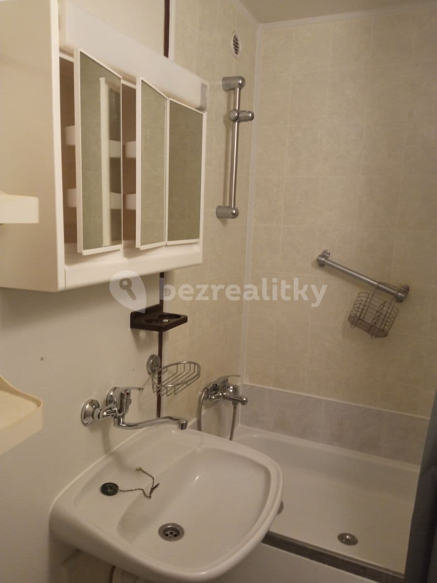 Prenájom bytu 1-izbový 29 m², Mazurská, Praha, Praha Prenájom bytu 1-izbový 29 m², Mazurská, Praha, Praha